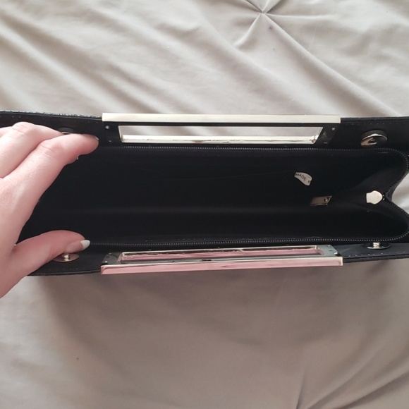 Black clutch - Picture 2 of 3